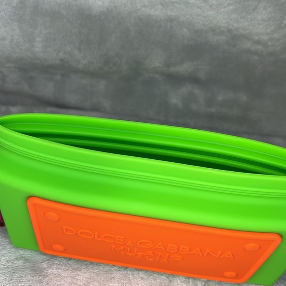 Fun Dolce & Gabbana rubber case - Picture 2 of 4